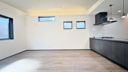 �����s���c�s�{���c�̐V�z��ˌ��Ẵ��r���O