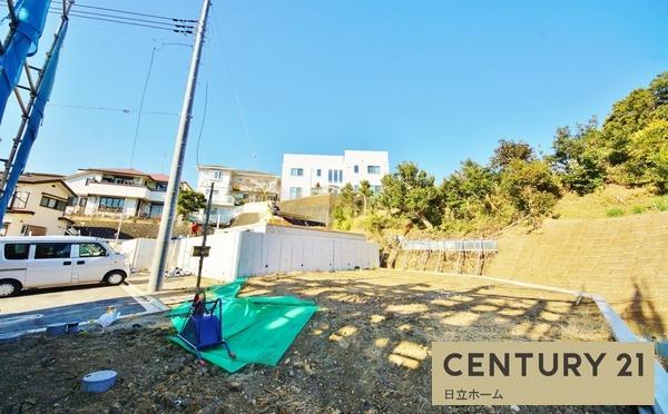 �_�ސ쌧���l�s�˒ˋ�˒˒��̓y�n�̑O�ʓ��H�܂ތ��n�ʐ^