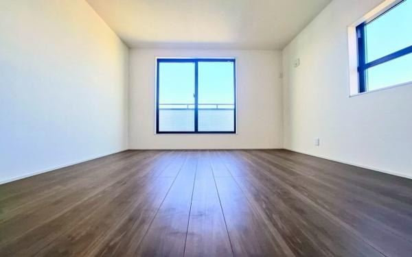 �_�ސ쌧���l�s�ߌ��擌����1���ڂ̐V�z��ˌ��Ă̐Q��