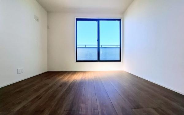 �_�ސ쌧���l�s�ߌ��擌����1���ڂ̐V�z��ˌ��Ă̎q������