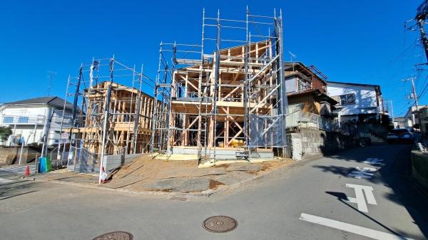 �_�ސ쌧���l�s����ѓc���̐V�z��ˌ��Ă̑O�ʓ��H�܂ތ��n�ʐ^