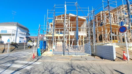 �_�ސ쌧���l�s����ѓc���̐V�z��ˌ��Ă̑O�ʓ��H�܂ތ��n�ʐ^