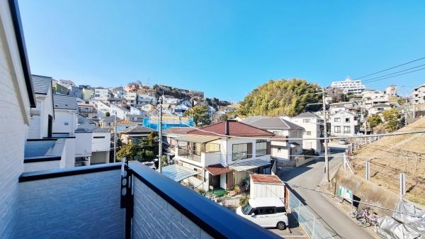 �_�ސ쌧���l�s��q��ێR1���ڂ̐V�z��ˌ��Ă̏Z�˂���̒��]�ʐ^