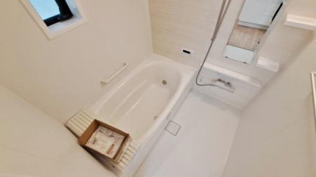 �_�ސ쌧���l�s��q��ێR1���ڂ̐V�z��ˌ��Ă̗���