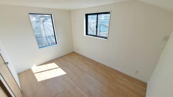 �_�ސ쌧���l�s��q��ێR1���ڂ̐V�z��ˌ��Ă̗m��