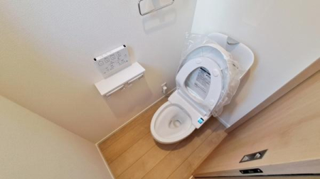 �_�ސ쌧���l�s��q��ێR1���ڂ̐V�z��ˌ��Ẵg�C��