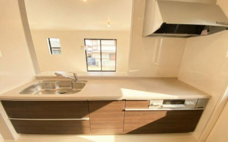 �_�ސ쌧���l�s����折���J��3���ڂ̐V�z��ˌ��ẴL�b�`��