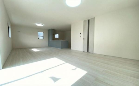 �_�ސ쌧���l�s����折���J��6���ڂ̐V�z��ˌ��Ẵ��r���O