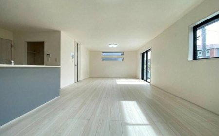 �_�ސ쌧���l�s����折���J��6���ڂ̐V�z��ˌ��Ẵ��r���O