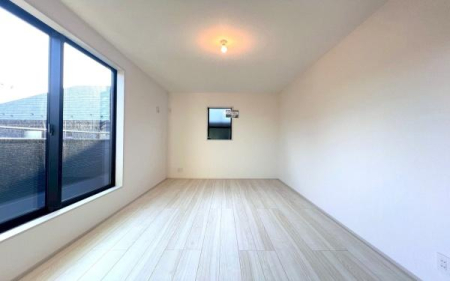 �_�ސ쌧���l�s���������̐V�z��ˌ��Ă̎q������