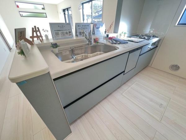 �_�ސ쌧���l�s����搼��2���ڂ̐V�z��ˌ��ẴL�b�`��