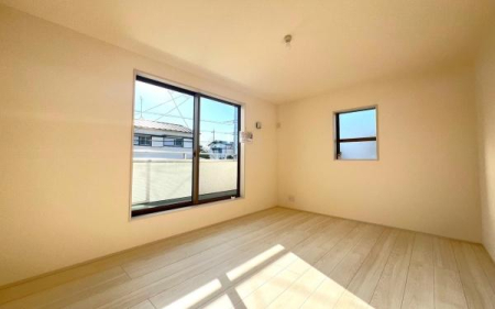 �_�ސ쌧���l�s����捂�M��2���ڂ̐V�z��ˌ��Ă̎q������