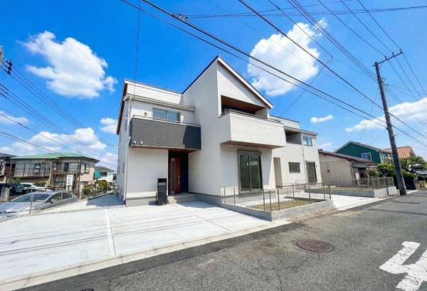 �_�ސ쌧���l�s����捂�M��2���ڂ̐V�z��ˌ��Ă̑O�ʓ��H�܂ތ��n�ʐ^