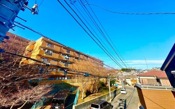 �_�ސ쌧���l�s�ߌ��擌����3���ڂ̐V�z��ˌ��Ă̏Z�˂���̒��]�ʐ^