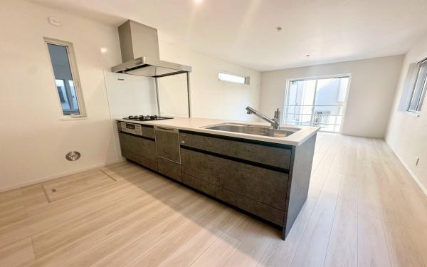 �_�ސ쌧���l�s�ߌ��擌����3���ڂ̐V�z��ˌ��ẴL�b�`��