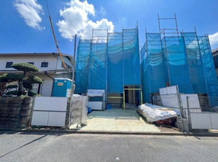 �_�ސ쌧���l�s�����\����ʂ̐V�z��ˌ��Ă̑O�ʓ��H�܂ތ��n�ʐ^