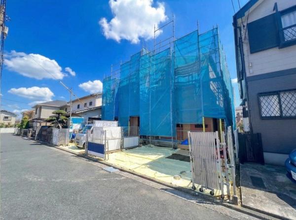 �_�ސ쌧���l�s�����\����ʂ̐V�z��ˌ��Ă̑O�ʓ��H�܂ތ��n�ʐ^