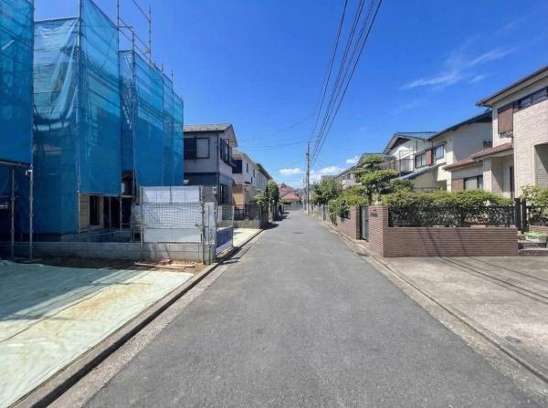 �_�ސ쌧���l�s�����\����ʂ̐V�z��ˌ��Ă̑O�ʓ��H�܂ތ��n�ʐ^