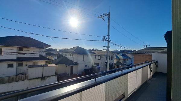 �_�ސ쌧���l�s�`�����쒆��2���ڂ̐V�z��ˌ��Ă̏Z�˂���̒��]�ʐ^