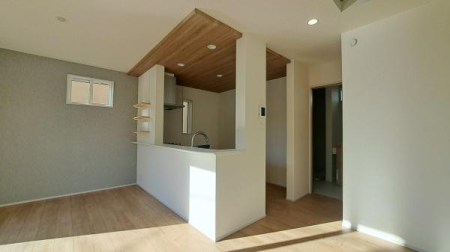 �_�ސ쌧���l�s�`�����쒆��2���ڂ̐V�z��ˌ��ẴL�b�`��