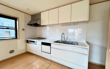 �_�ސ쌧���l�s���J�扺���J1���ڂ̒��È�ˌ��ẴL�b�`��