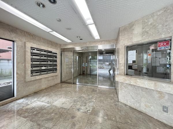 �_�ސ쌧���l�s����䏊�R���̒��Ã}���V�����̃G���g�����X