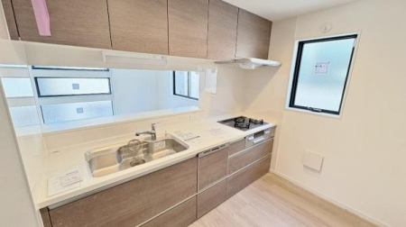 �_�ސ쌧���l�s��q�撆�l���̐V�z��ˌ��ẴL�b�`��