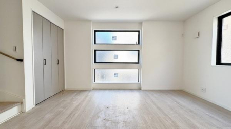 �_�ސ쌧���l�s��q�撆�l���̐V�z��ˌ��Ẵ��r���O