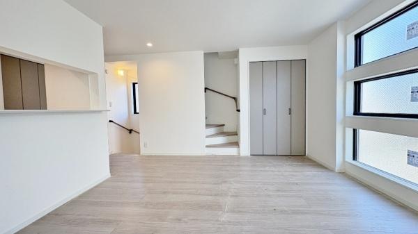 �_�ސ쌧���l�s��q�撆�l���̐V�z��ˌ��Ẵ��r���O