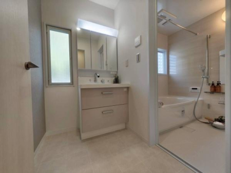 �_�ސ쌧���s�{�O��n��3���ڂ̒��È�ˌ��Ă̐��ʑ�E���ʏ�