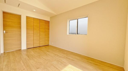 �_�ސ쌧����s�H��5���ڂ̐V�z��ˌ��Ă̗m��