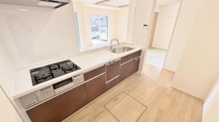 �_�ސ쌧����s�H��5���ڂ̐V�z��ˌ��ẴL�b�`��