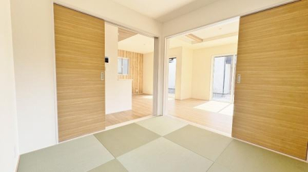 �_�ސ쌧����s�H��5���ڂ̐V�z��ˌ��Ẵ��r���O