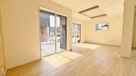 �_�ސ쌧����s�H��5���ڂ̐V�z��ˌ��Ẵ��r���O