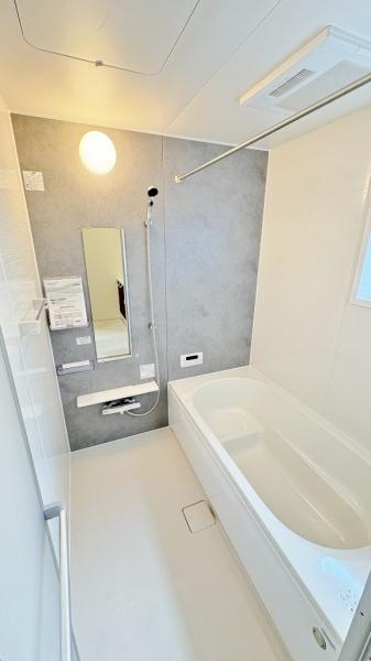 �_�ސ쌧����s�H��5���ڂ̐V�z��ˌ��Ă̗���