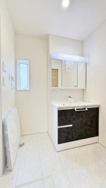 �_�ސ쌧����s�H��5���ڂ̐V�z��ˌ��Ă̐��ʑ�E���ʏ�