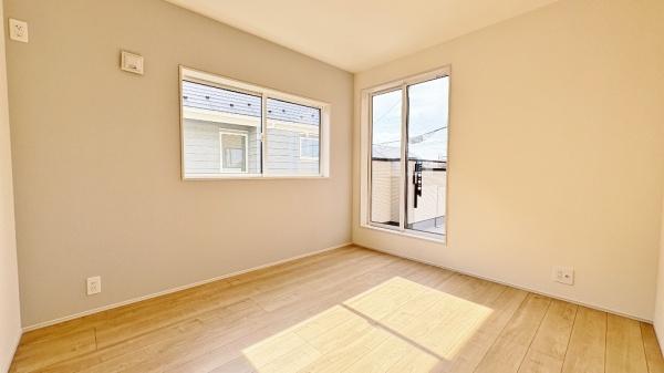 �_�ސ쌧����s�H��5���ڂ̐V�z��ˌ��Ă̗m��