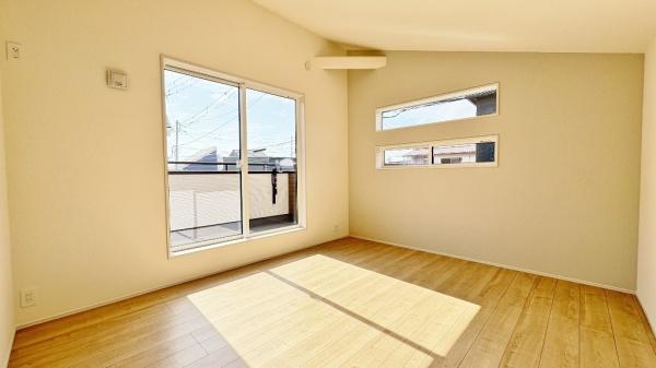 �_�ސ쌧����s�H��5���ڂ̐V�z��ˌ��Ă̗m��