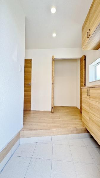 �_�ސ쌧����s�H��5���ڂ̐V�z��ˌ��Ă̌���