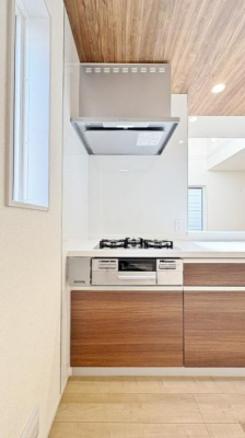 �_�ސ쌧����s�H��5���ڂ̐V�z��ˌ��ẴL�b�`��