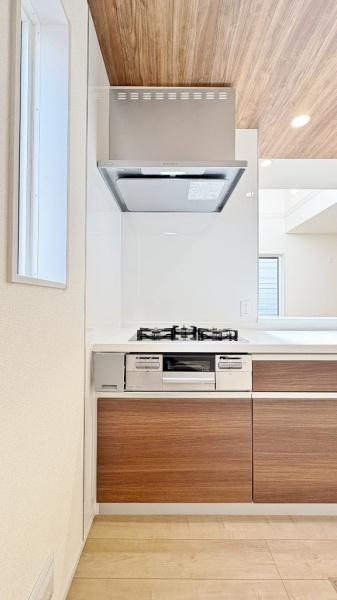 �_�ސ쌧����s�H��5���ڂ̐V�z��ˌ��ẴL�b�`��