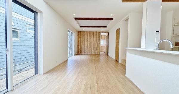 �_�ސ쌧����s�H��5���ڂ̐V�z��ˌ��Ẵ��r���O