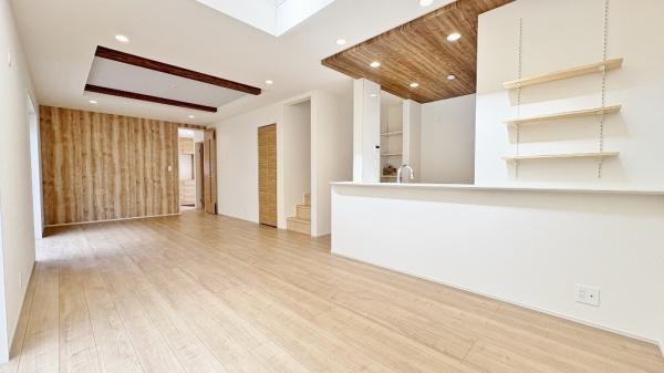 �_�ސ쌧����s�H��5���ڂ̐V�z��ˌ��Ẵ��r���O