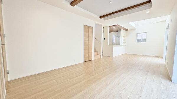 �_�ސ쌧����s�H��5���ڂ̐V�z��ˌ��Ẵ��r���O