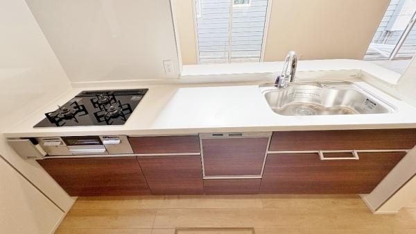 �_�ސ쌧����s�H��5���ڂ̐V�z��ˌ��ẴL�b�`��