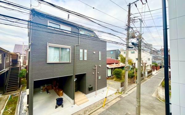 �_�ސ쌧���l�s�ߌ��扺��J��4���ڂ̐V�z��ˌ��Ă̏Z�˂���̒��]�ʐ^