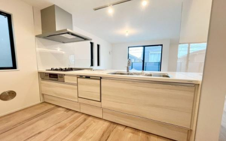 �_�ސ쌧���l�s�ߌ��扺��J��4���ڂ̐V�z��ˌ��ẴL�b�`��