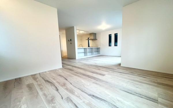 �_�ސ쌧���l�s�ߌ��扺��J��4���ڂ̐V�z��ˌ��Ẵ��r���O