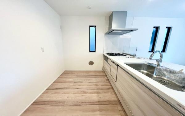 �_�ސ쌧���l�s�ߌ��扺��J��4���ڂ̐V�z��ˌ��ẴL�b�`��