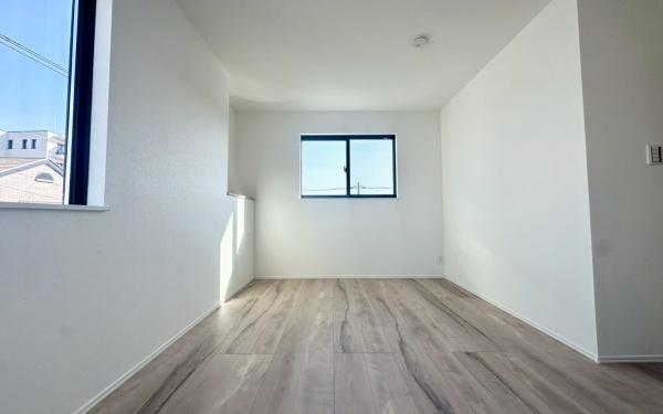 �_�ސ쌧���l�s���搼�˕���2���ڂ̐V�z��ˌ��Ă̎q������